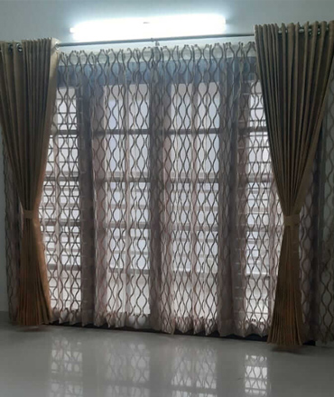 Curtain for large double windows